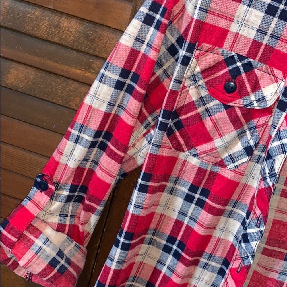 NWOT 🌸 Plaid Button Up